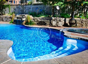 Weekly and biweekly pool maintenance services